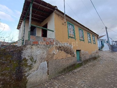 Moradia em banda à venda na Rua Gricha