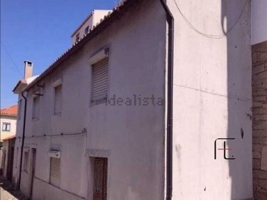 Moradia independente à venda em Mogadouro