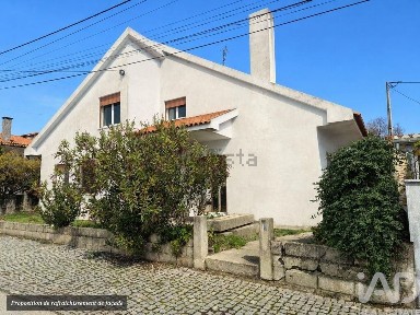 Moradia independente à venda em Izeda - Calvelhe - Paradinha Nova