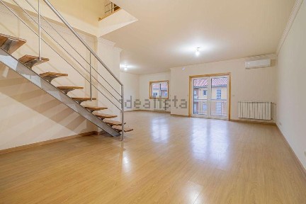 Duplex à venda em Sé - Santa Maria - Meixedo