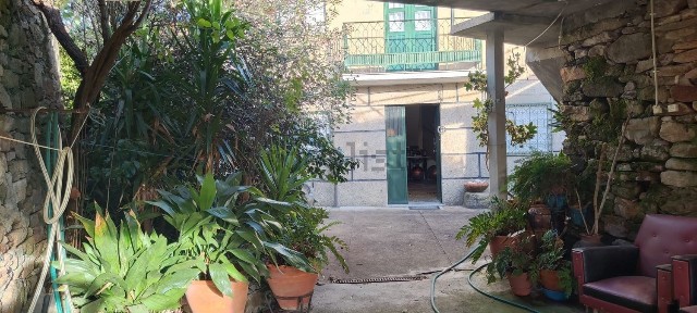 Penas Roias, Rua da capela