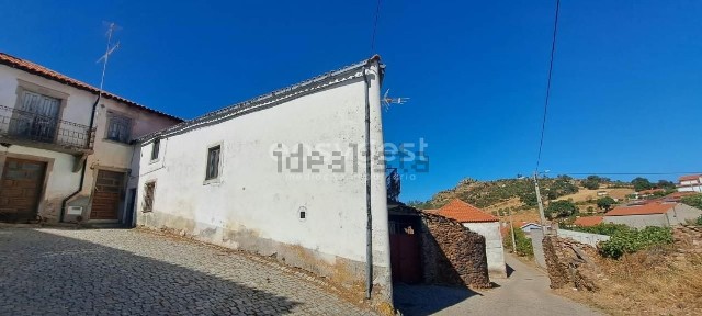 Moradia independente à venda em São Martinho do Peso