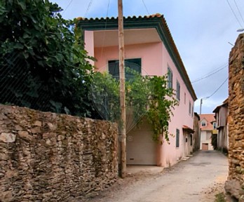 Moradia independente à venda em Lamas