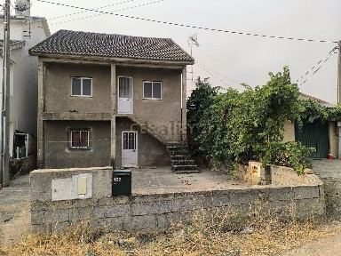 Moradia em banda à venda em Sé - Santa Maria - Meixedo