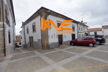 Vila Flor, Largo Padre António José de Morais