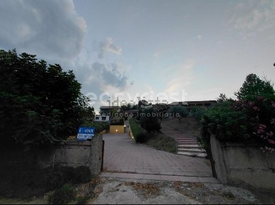 Moradia independente à venda em Baçal