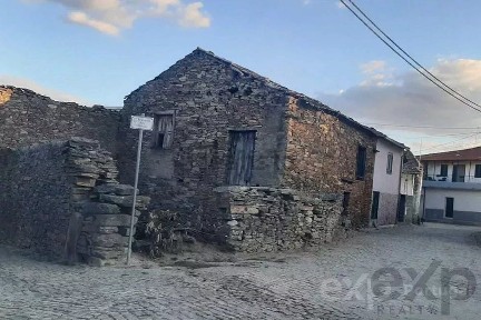 Herdade à venda na Rua Cruz