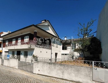 Moradia geminada à venda em Fornos