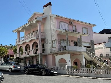 Moradia independente à venda na Avenida Doutor João Carlos de Noronha