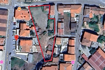 Moradia geminada à venda na Rua do Cabeço n° 9