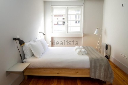 Arrendamento de apartamento T3 na Rua de Santa Catarina