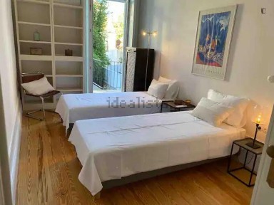 Arrendamento de apartamento T2 na Rua do Duque da Terceira