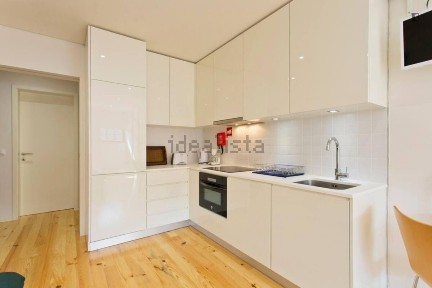Arrendamento de apartamento T0 na Rua do Corpo da Guarda