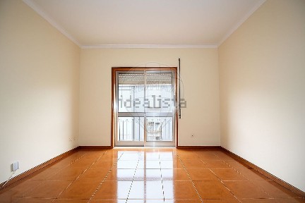 Arrendamento de apartamento T1 na Rua Lourenço Marques