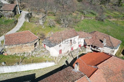 Montouto, Rua de Caeles