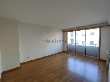 Arrendamento de apartamento T1 na Avenida Menéres