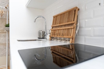 Arrendamento de apartamento T0 na Rua do Bonjardim