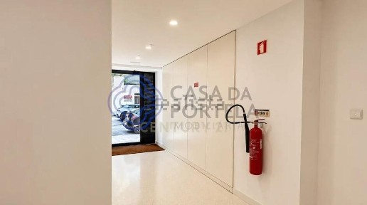Arrendamento de apartamento T0 na Rua de Ferreira Cardoso, 32