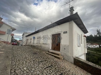 Moradia independente à venda na Rua das Moreirinhas