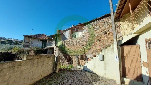 Moradia independente à venda em Suçães