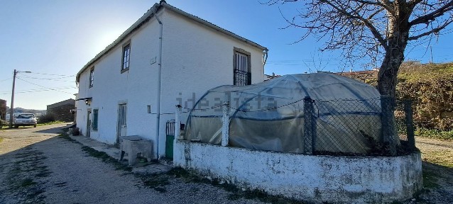 Moradia independente à venda em São Martinho de Angueira