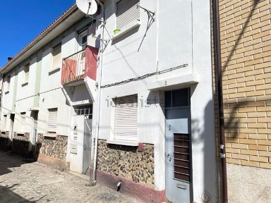 Moradia em banda à venda na Rua de Baixo