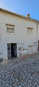 Moradia independente à venda em Miranda do Douro