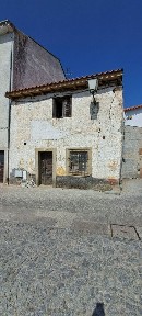 Moradia independente à venda em Miranda do Douro