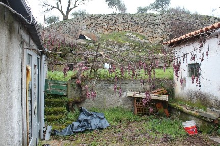 Moradia independente à venda em Miranda do Douro