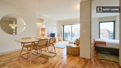 Arrendamento de apartamento T1 na Rua de Santo Ildefonso
