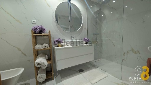 Arrendamento de apartamento T3 na Rua Brito e Cunha, 781