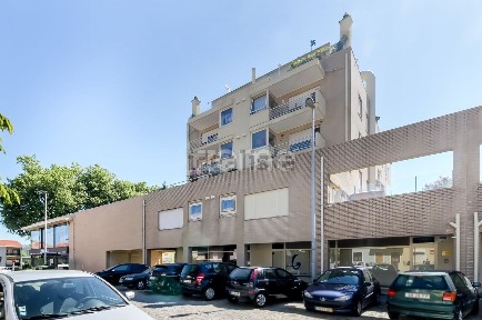 Arrendamento de apartamento T1 na Rua Cegonhas, 43