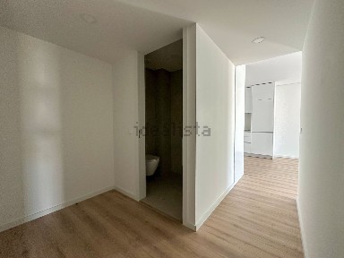 Arrendamento de apartamento T2 na Rua Santo António do Telheiro