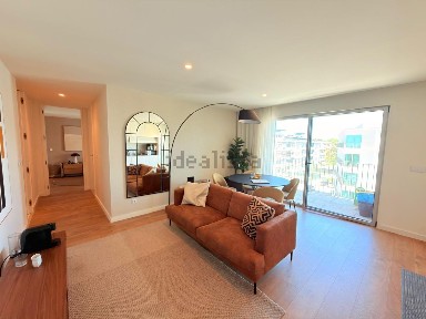 Arrendamento de apartamento T2 na Rua Aval de Baixo, 341