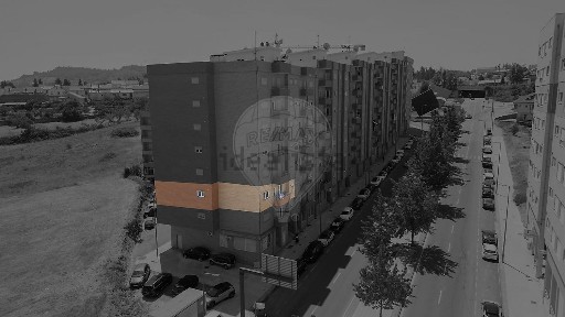 Apartamento T4 à venda na Avenida João da Cruz