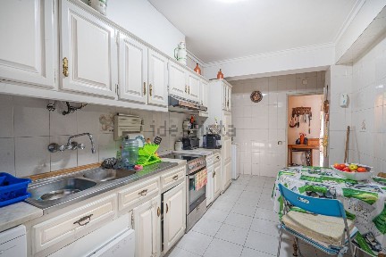 Apartamento T2 à venda em Sé - Santa Maria - Meixedo