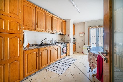 Apartamento T4 à venda em Sé - Santa Maria - Meixedo