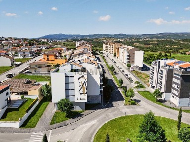 Apartamento T3 à venda em Sé - Santa Maria - Meixedo