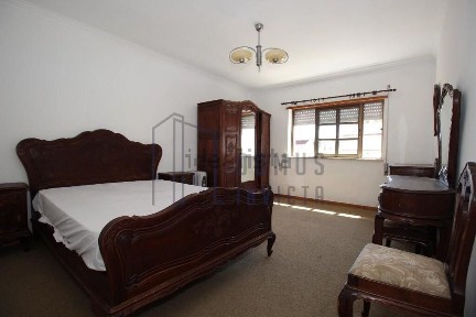 Apartamento T3 à venda em Sé - Santa Maria - Meixedo