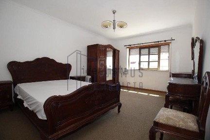 Apartamento T3 à venda em Sé - Santa Maria - Meixedo