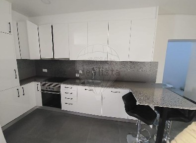 Apartamento T0 à venda em Sé - Santa Maria - Meixedo