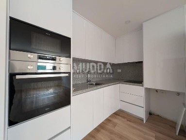 Apartamento T3 à venda em Sé - Santa Maria - Meixedo