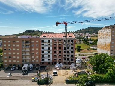 Apartamento T1 à venda em Sé - Santa Maria - Meixedo