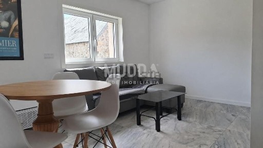 Apartamento T1 à venda em Sé - Santa Maria - Meixedo