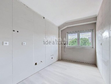 Apartamento T1 à venda na Rua Doutor Raúl Teixeira