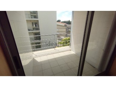Arrendamento de apartamento T0 na Candal - Regadas