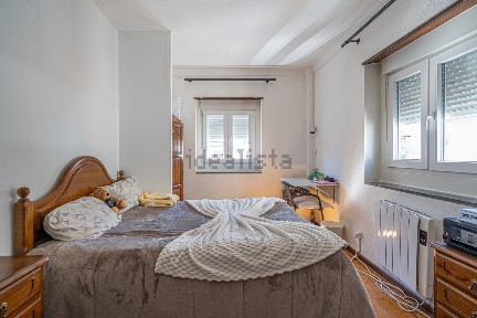 Apartamento T4 à venda na Avenida Abade de Baçal