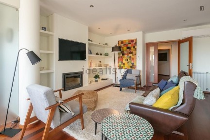 Arrendamento de apartamento T3 na Rua do Heroísmo
