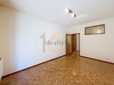 Arrendamento de apartamento T2 na Arca d'Água - Campo Lindo - Vale Formoso
