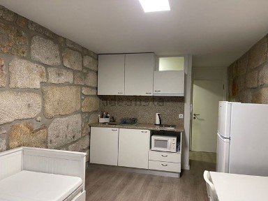 Arrendamento de apartamento T0 na Rua dos Caldeireiros